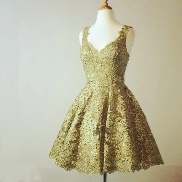 green emerald velvet dress Sherri Hill 56826 Metallic A-Line Cocktail Dress – Mydressline main image 1